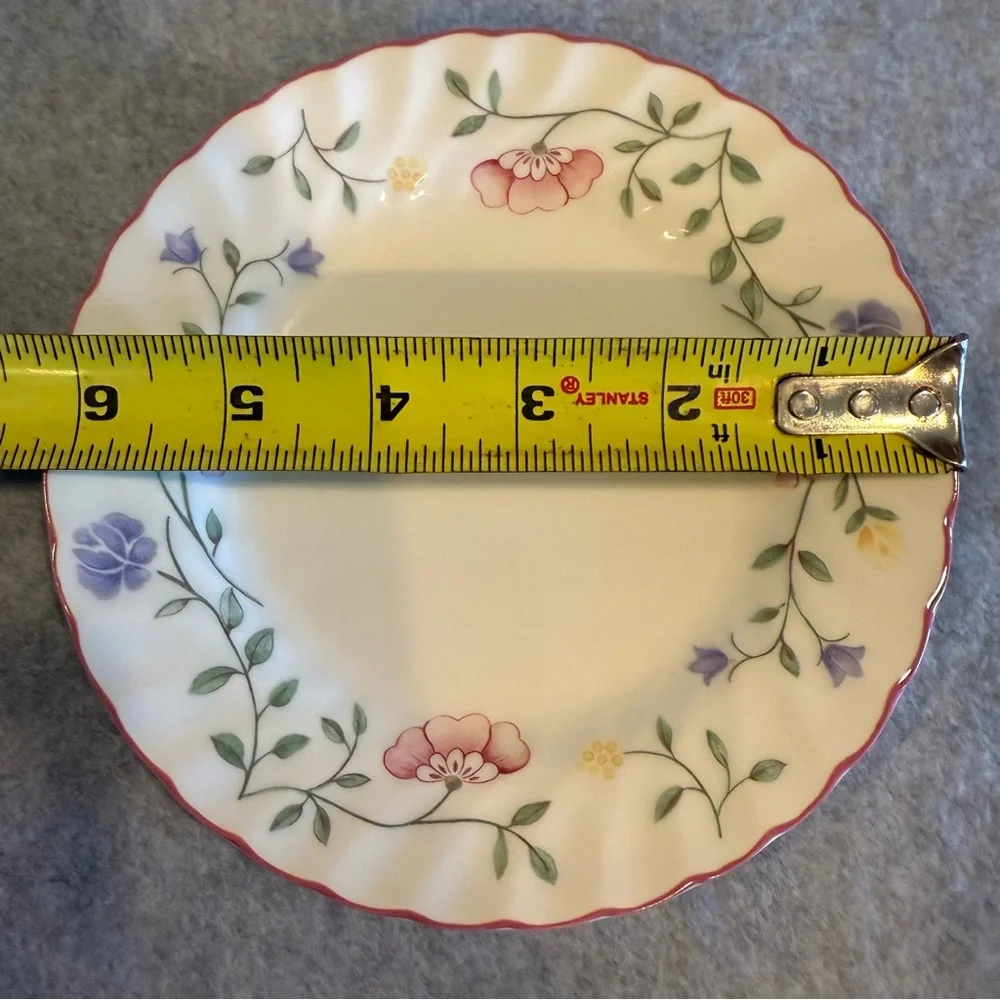 Johnson Brothers Fine English Tableware Summer Chintz Pattern Small Plate